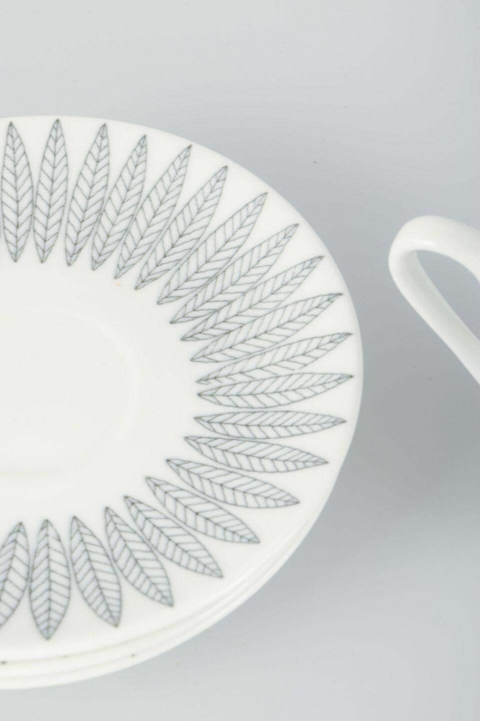 Stig Lindberg, Gustavsberg. Drie Faience Kopjes Met Schotel. Grijs 'Salix' Patroon photo for sale