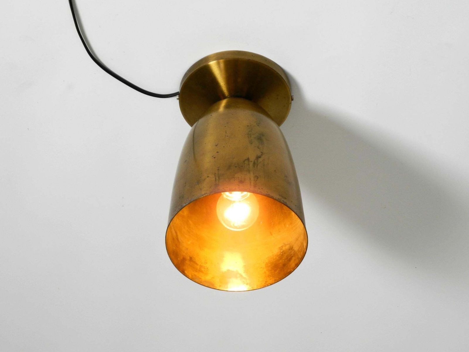Grote Mid-Century Modern messing plafondlamp photo vinterior