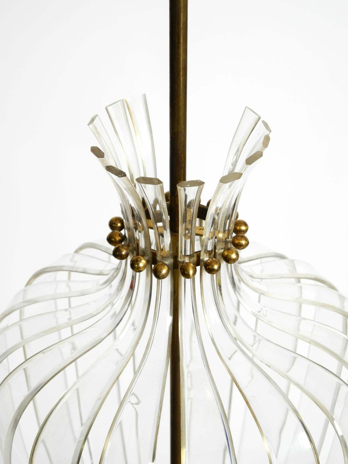 photo vintage Mid Century Pendant Lamp By Vereinigte Werkstätten, In Brass And Plexiglass