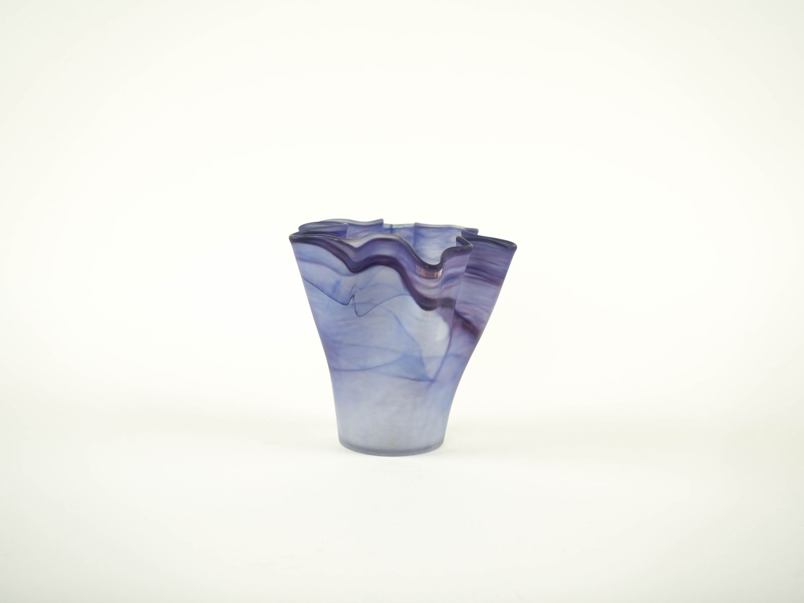 Paarse tulpenvaas, Deens design, jaren 1970, Made In Denmark photo furniture