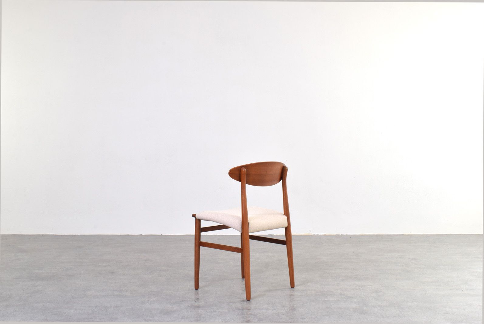Mid Century Danish Teak Dining Chairs By Ejner Larsen & Aksel Bender Madsen, 1960s, Set Of 4. photo vintage