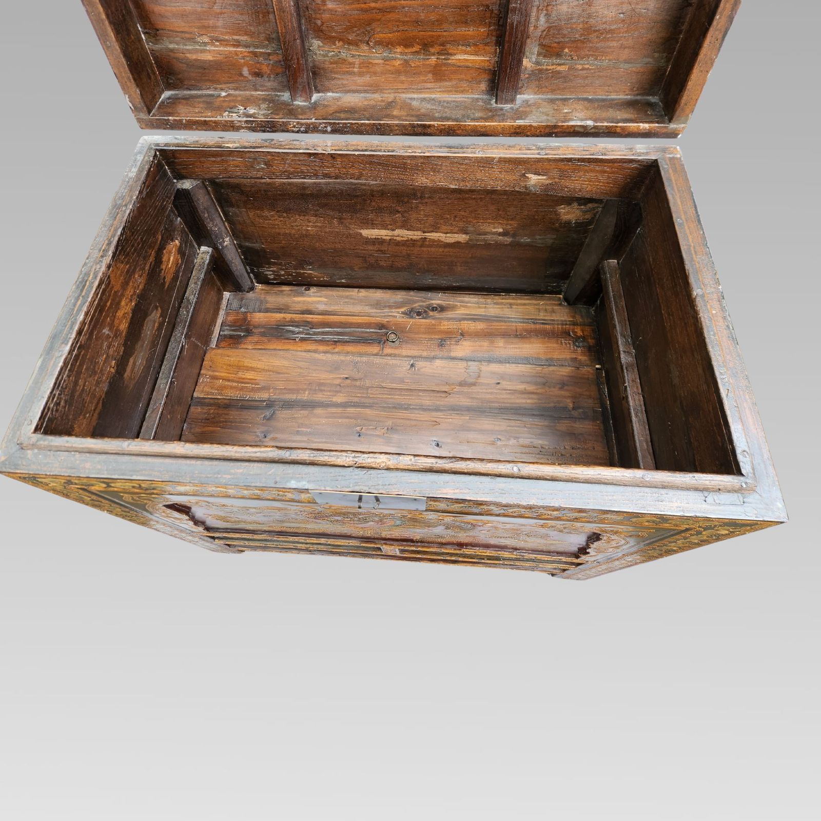 Exceptional Large Qing Dynasty Oriental Chinese Dragon Storage Chest photo buy