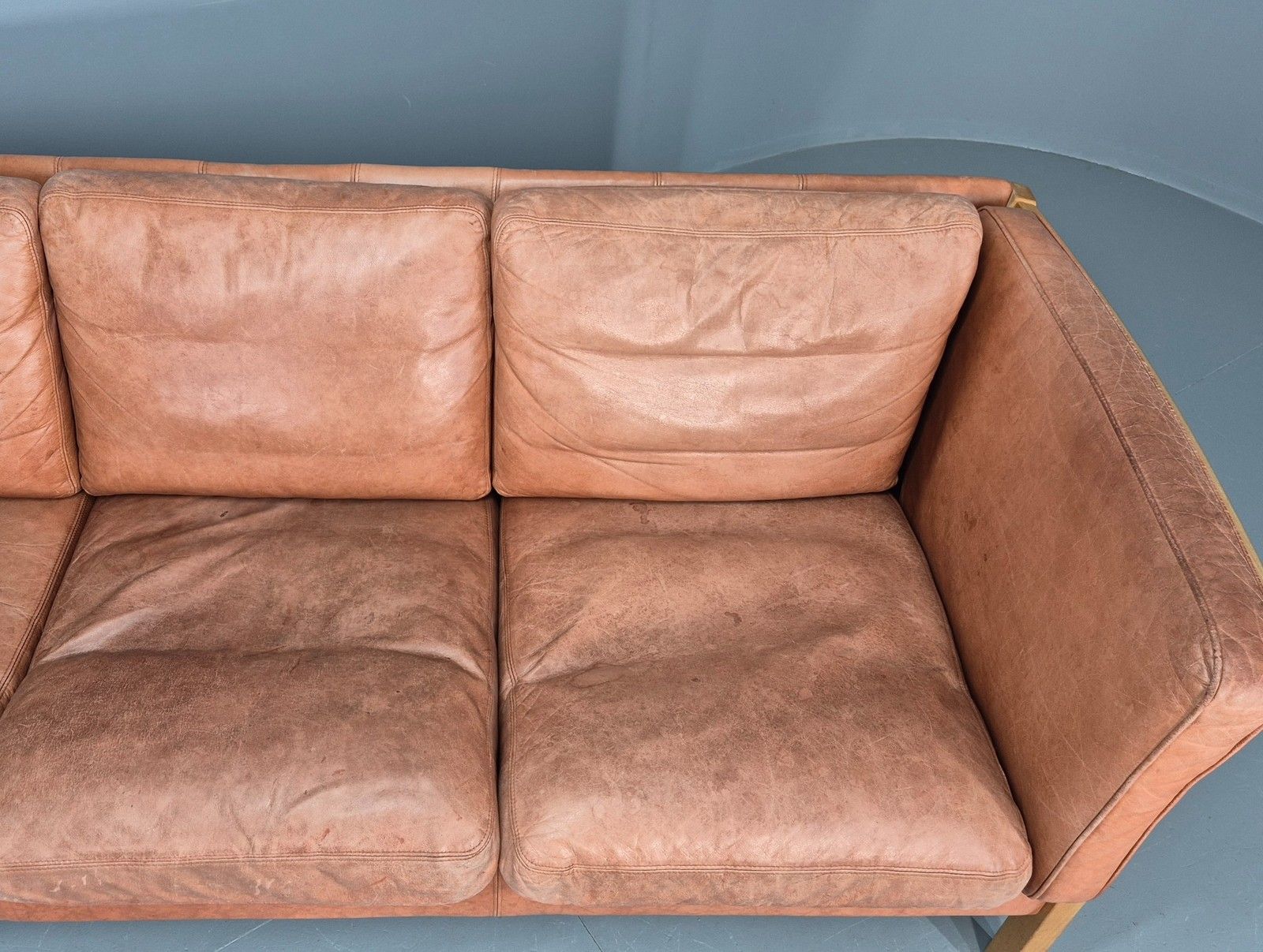 photo furniture Vintage 3 Seater Sofa Tan Leather Stouby Style 1980s Retro Mcm Eb10104