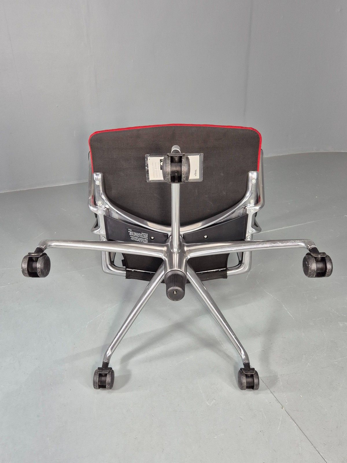 180.0 Vintage Vitra Media Office Chair Red And Black Eb12246 photo