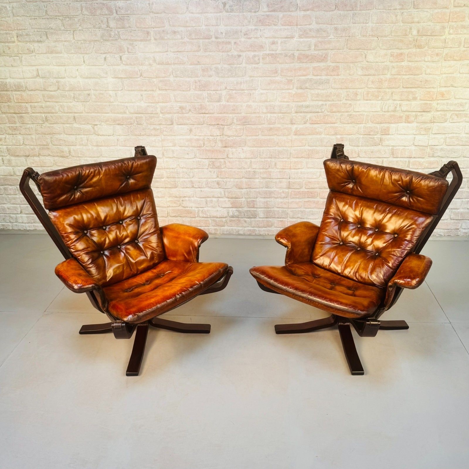 Pair Vintage Trygg Mobler Superstar Chairs Sigurd Resell Tan Leather photo for sale