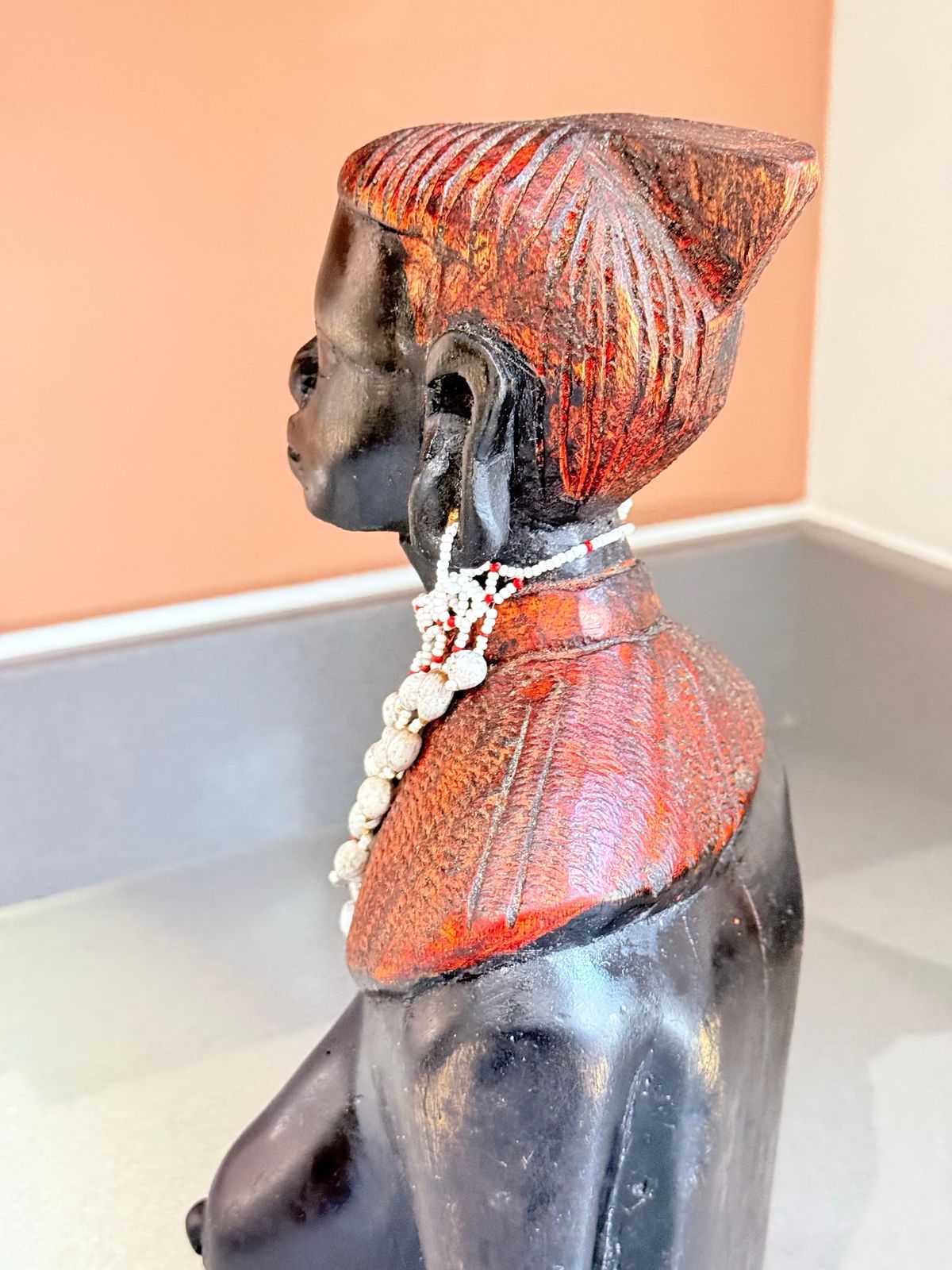 Grand buste féminin tribal africain, figure ethnographique sculptée à la main photo vinterior