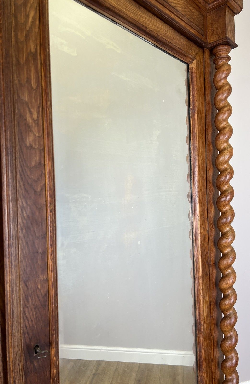 photo vintage Wardrobe Antique French Oak Two Door Mirrored Carved Armoire Cabinet Lot 6124