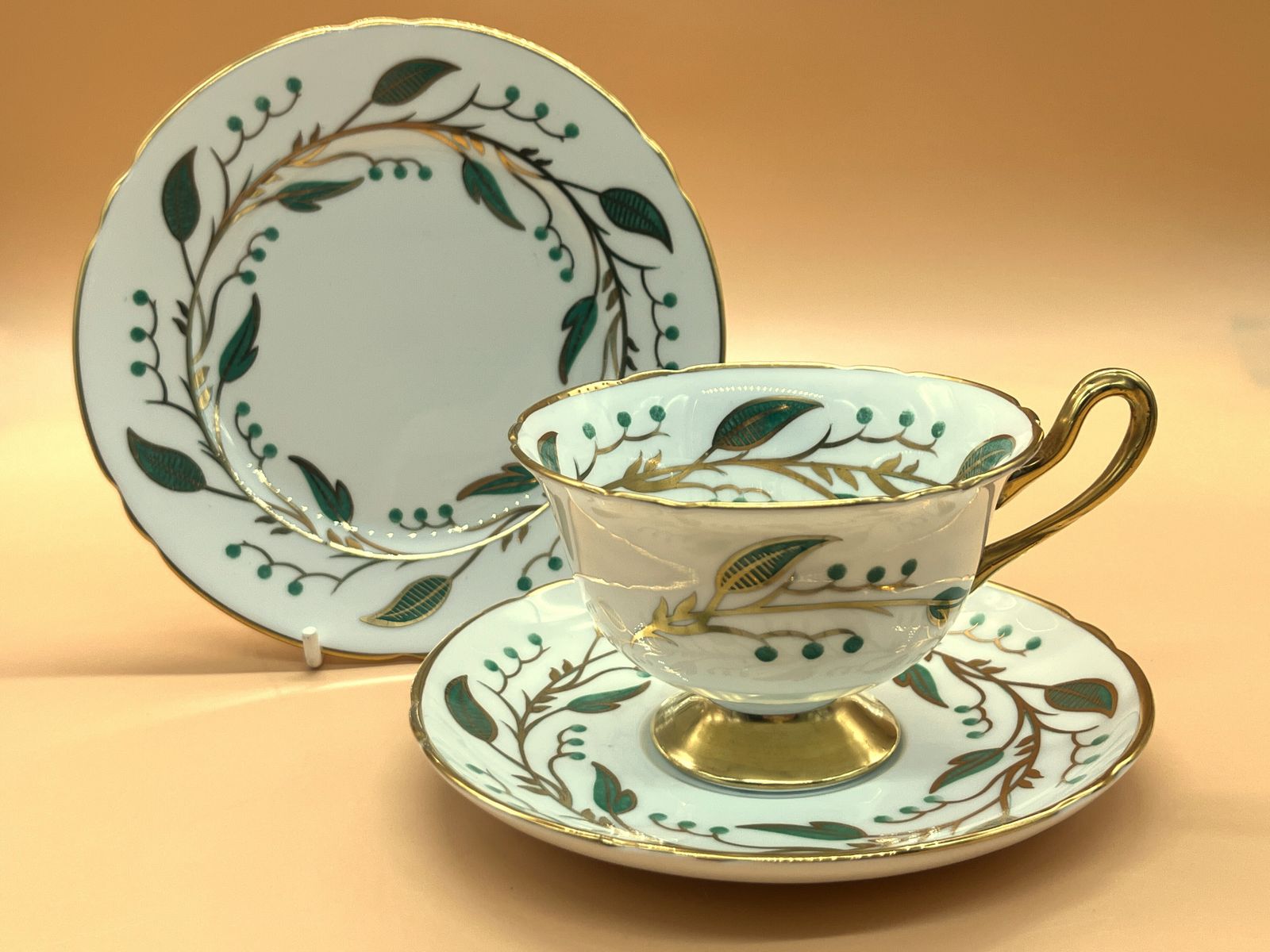 Vintage Shelley China Laurel Gainsborough Shape Tea Cup, Saucer And Side Plate Trio. C1950. 13577.