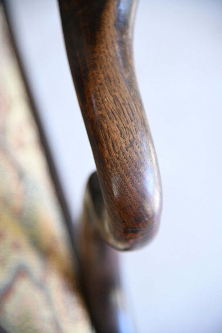 photo furniture Georgian Style Oak Carver Chair
