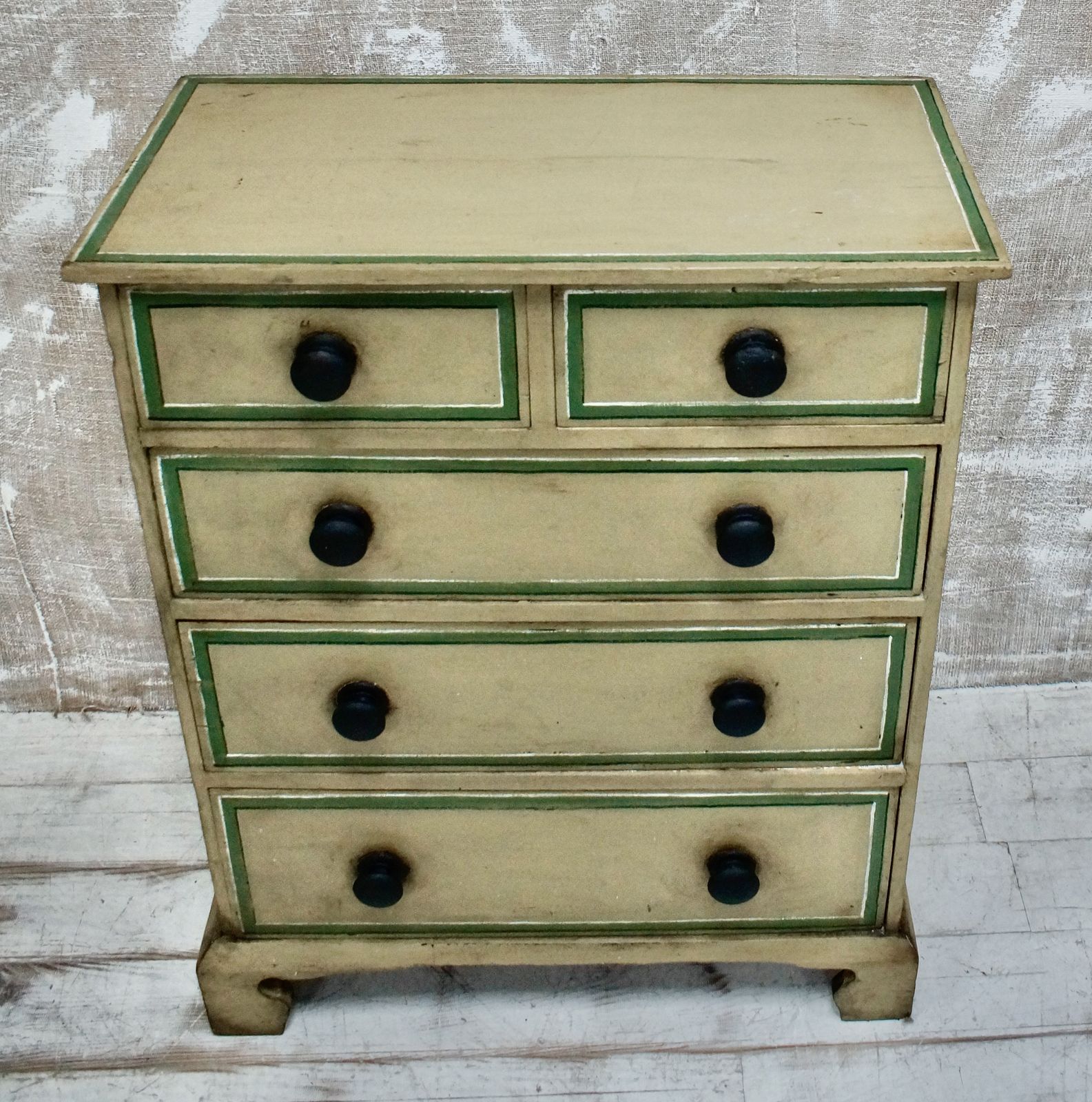 Victorian Painted Chest Of Drawers photo 850.0