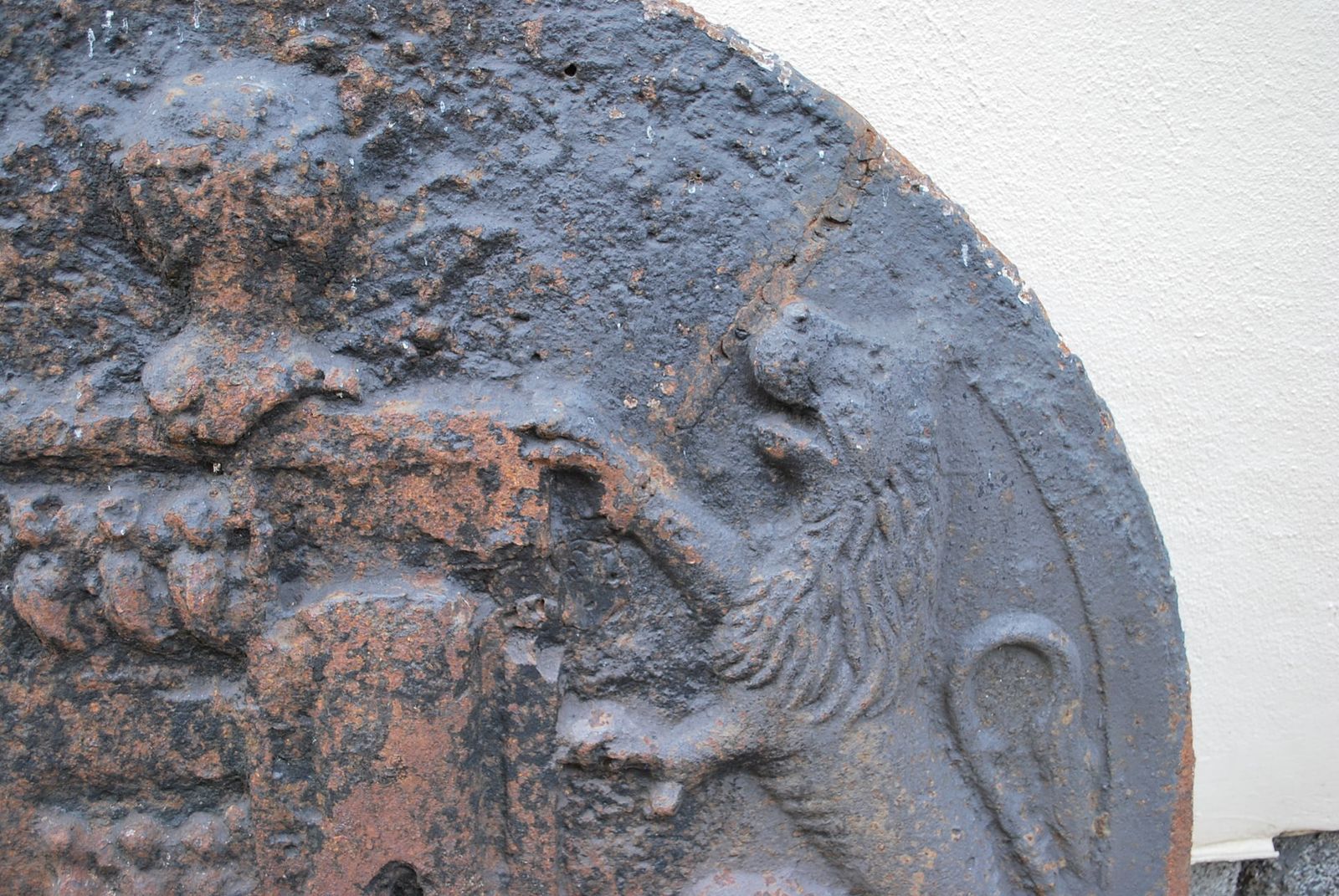 17th Century Cast Iron Fire Back photo for sale