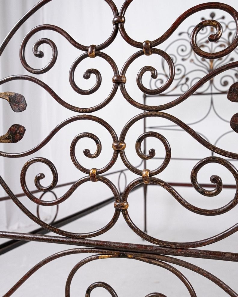 photo furniture Genoese Peacock Tail Bed In Painted Wrought Iron, Italy, Early 19th Century