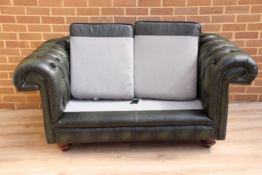 1015.0 Chesterfield Paxton Sofa photo