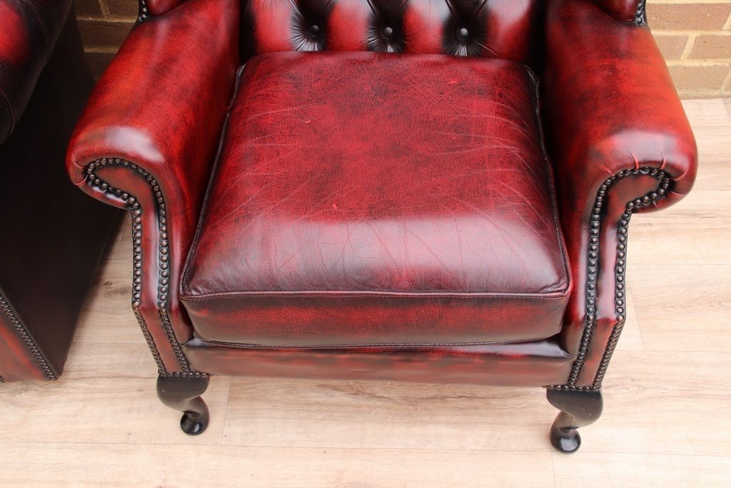 photo vintage Chesterfield Vintage Ox Blood Suite