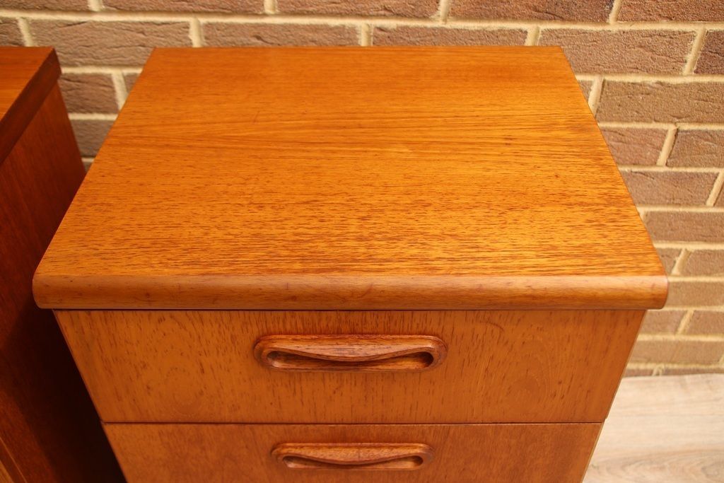 photo vintage Meredew Mid Century Bedside Tables