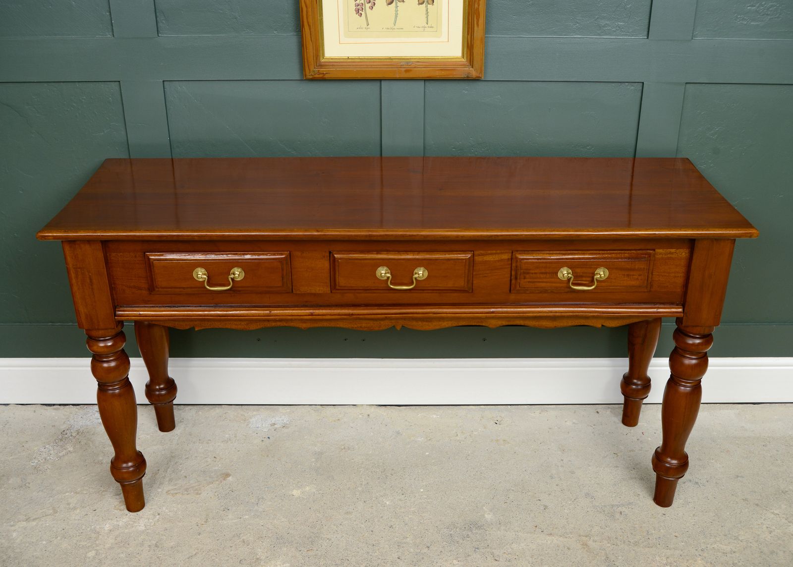 photo furniture Antique Style Long Console  Hardwood Mahogany Finish