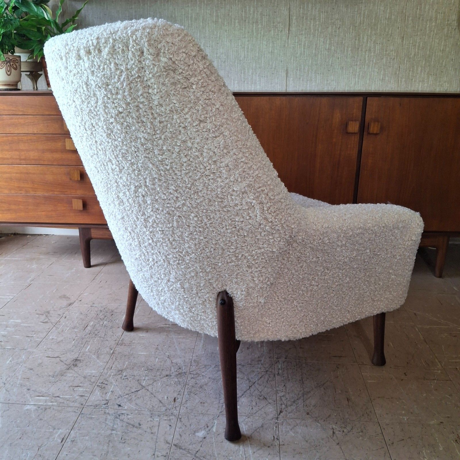 photo vinterior Fab Vintage Mcm 1960s Guy Rogers Frisco Bay Armchair Blush & Cafe Au Lait Boucle