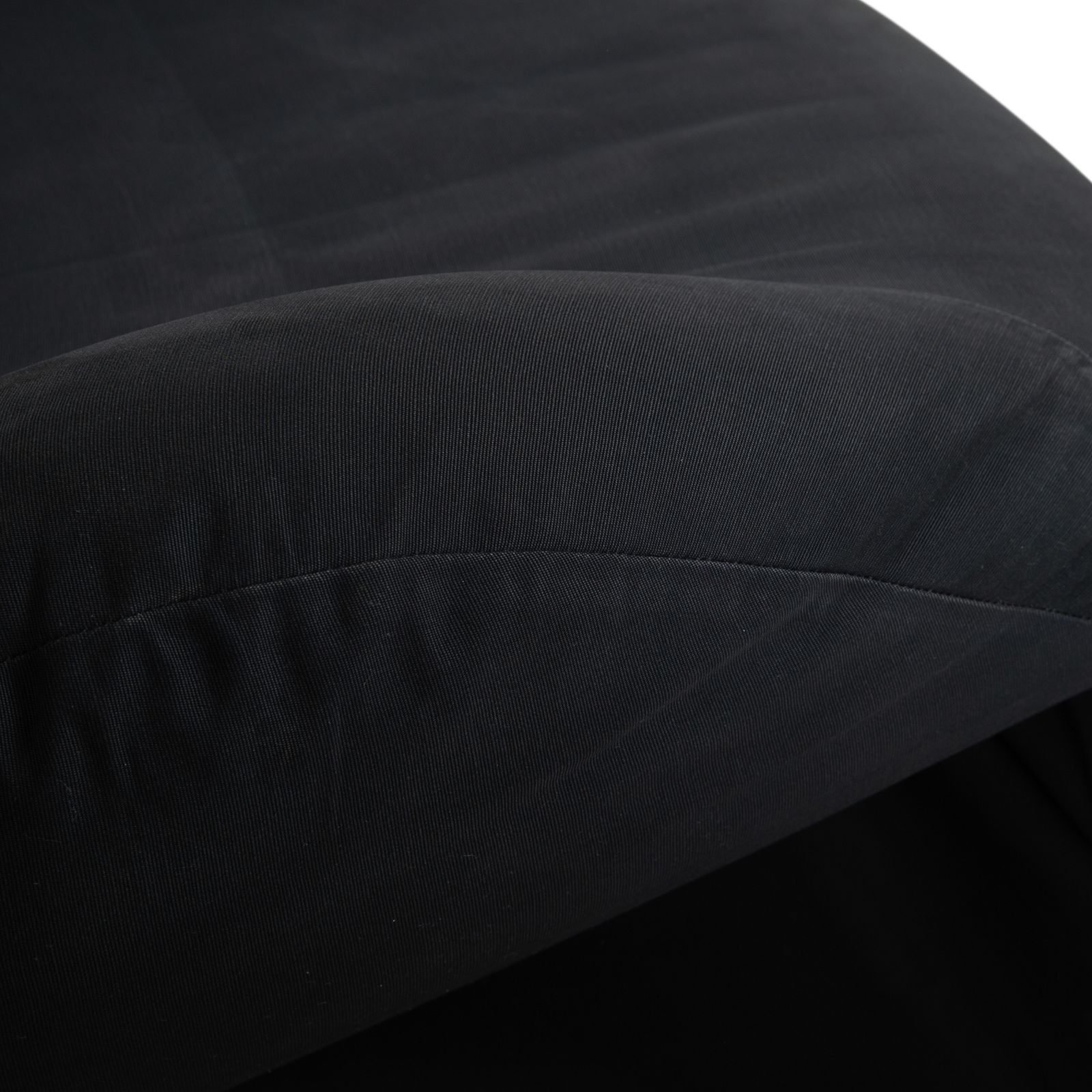 photo furniture Fauteuil Cassina Wink en tissu noir, fonction manuelle