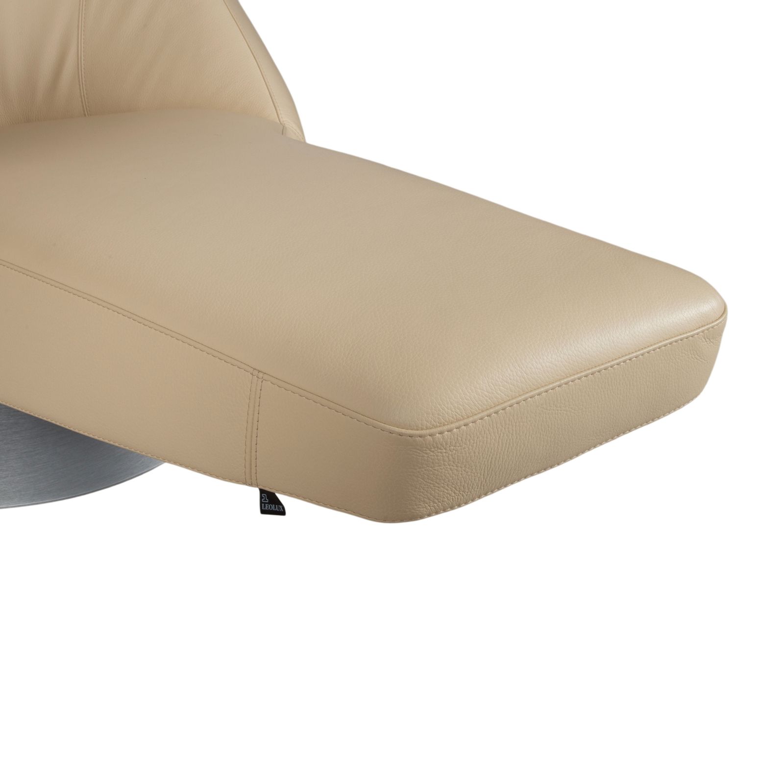 photo furniture Fauteuil Leolux Parabolica en cuir crème, fonction manuelle