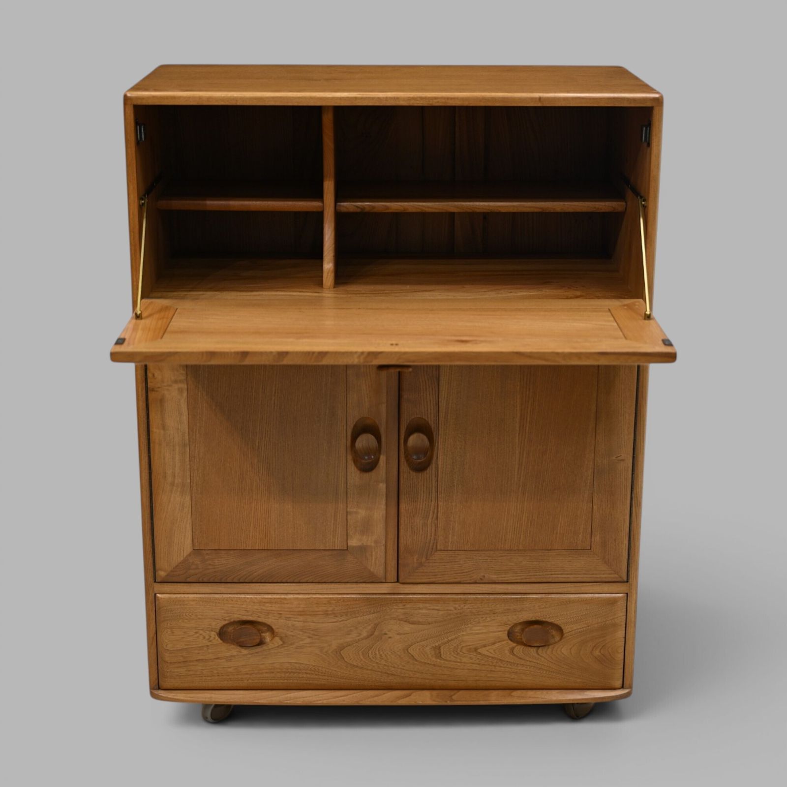 Ercol Drinks Cabinet Gin/Drinks Light Finish Free Uk Delivery