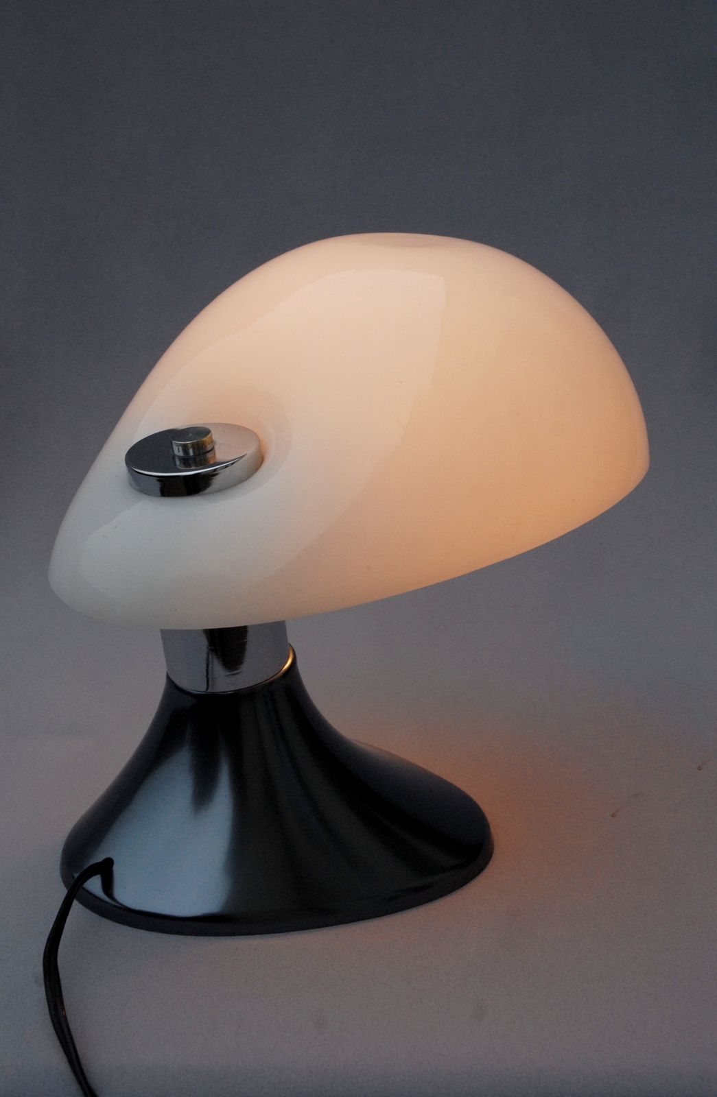 photo vintage Cobra Table Lamp From Guzzini, Italy, 1970s