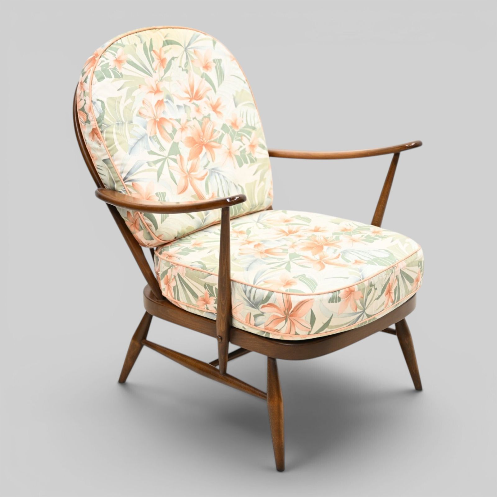 Ercol Windsor Easy Chair Model 203 1970s Gold Label Good Webbing Free Delivery photo vintage