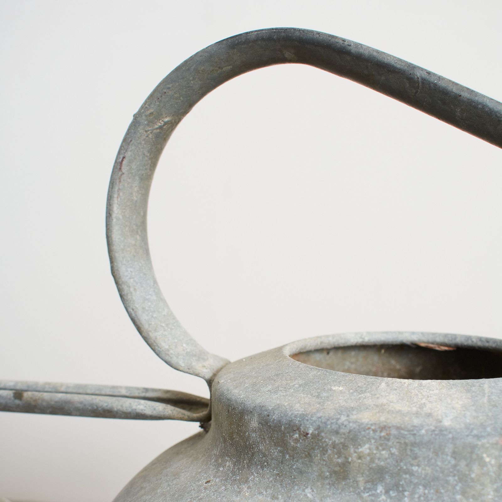 Medium Antique Galvanised Long Spout Watering Can photo 80.0