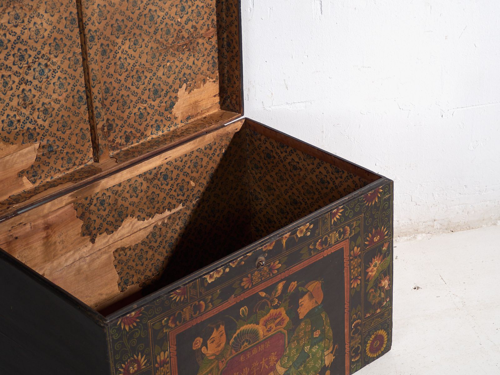 Antique Painted Trunk In Pine Wood – China, Circa 1900 photo Furniture