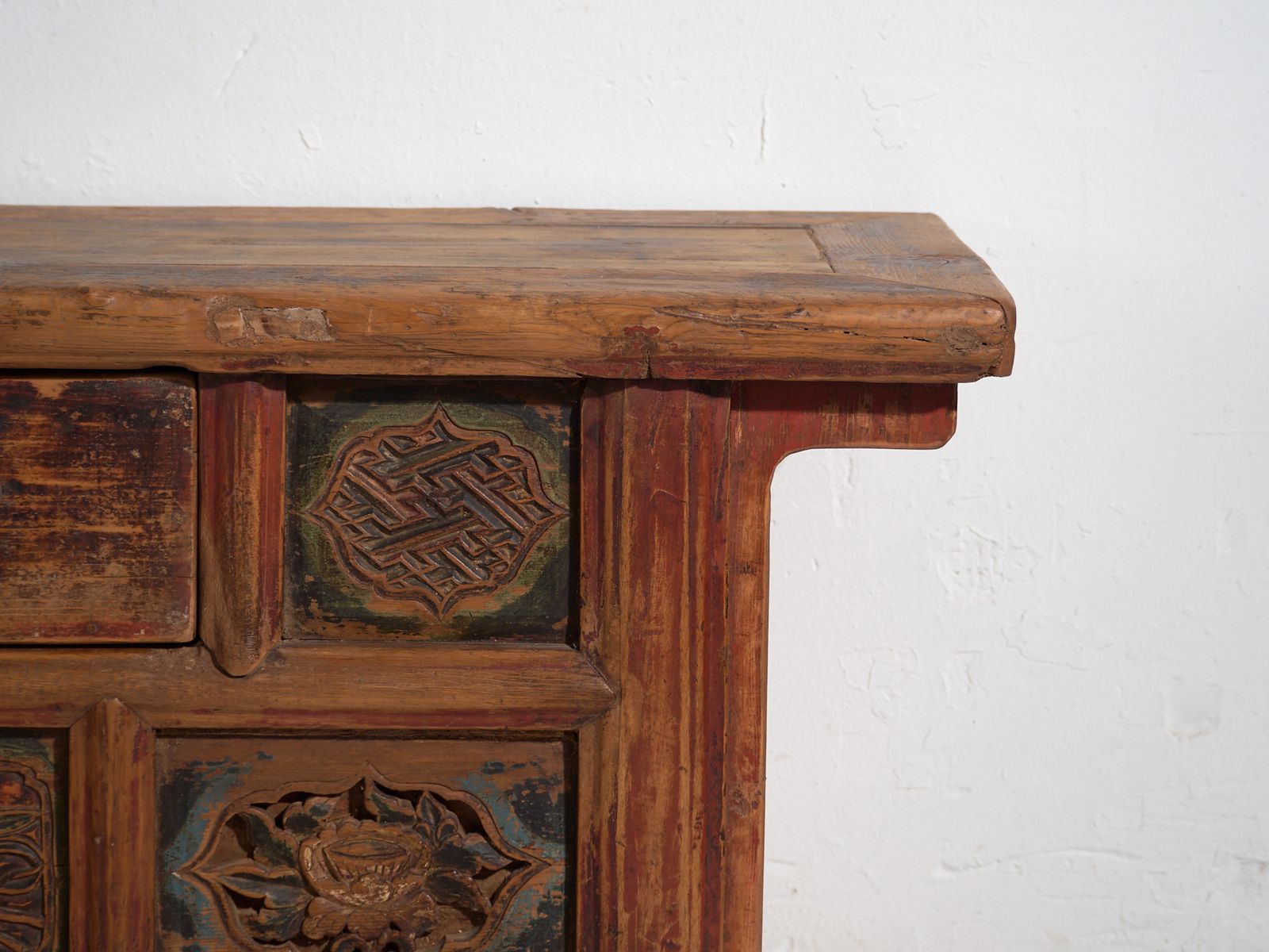Antique Low Carved Sideboard In Elm Wood – China, Circa 1930 photo vinterior