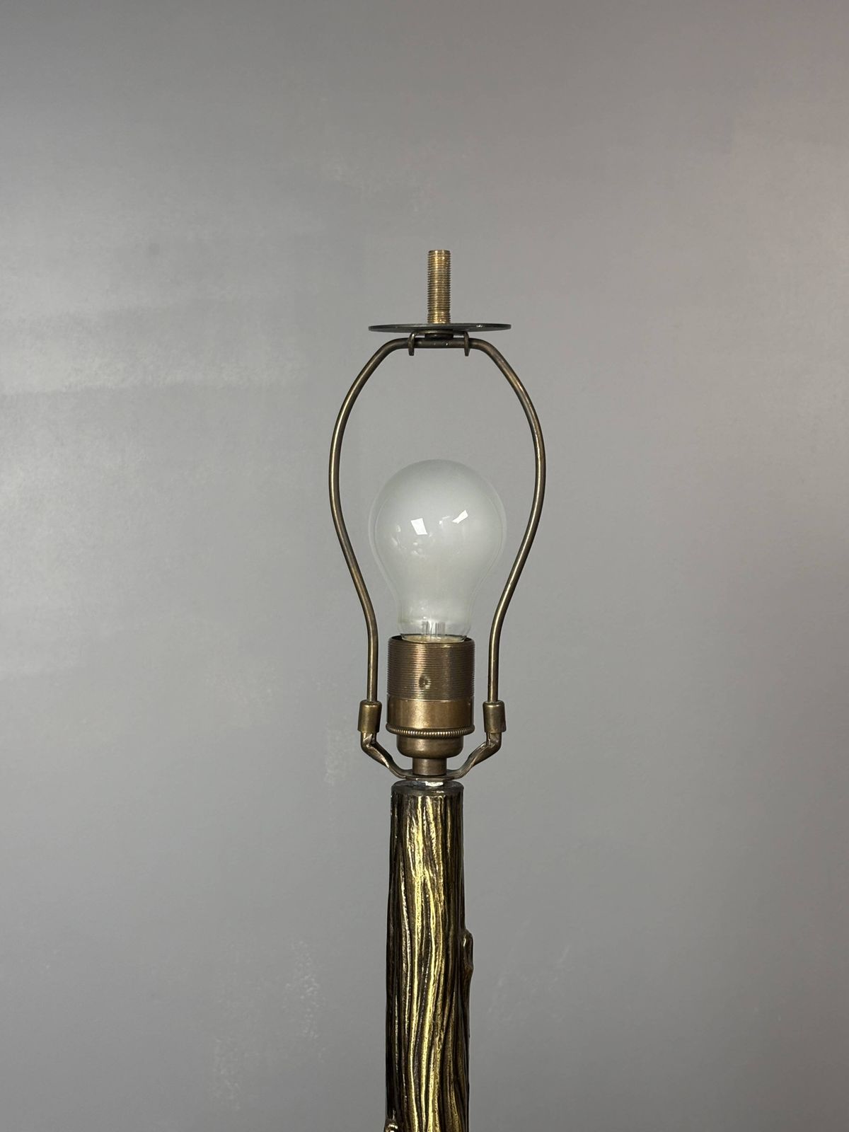 photo vintage Mid Century Pencil Reed Rattan Bamboo And Brass Table Lamp, 1970s