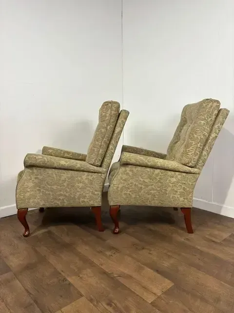 Pair Of Reproduction Button Backed Upholstered Armchairs photo vinterior