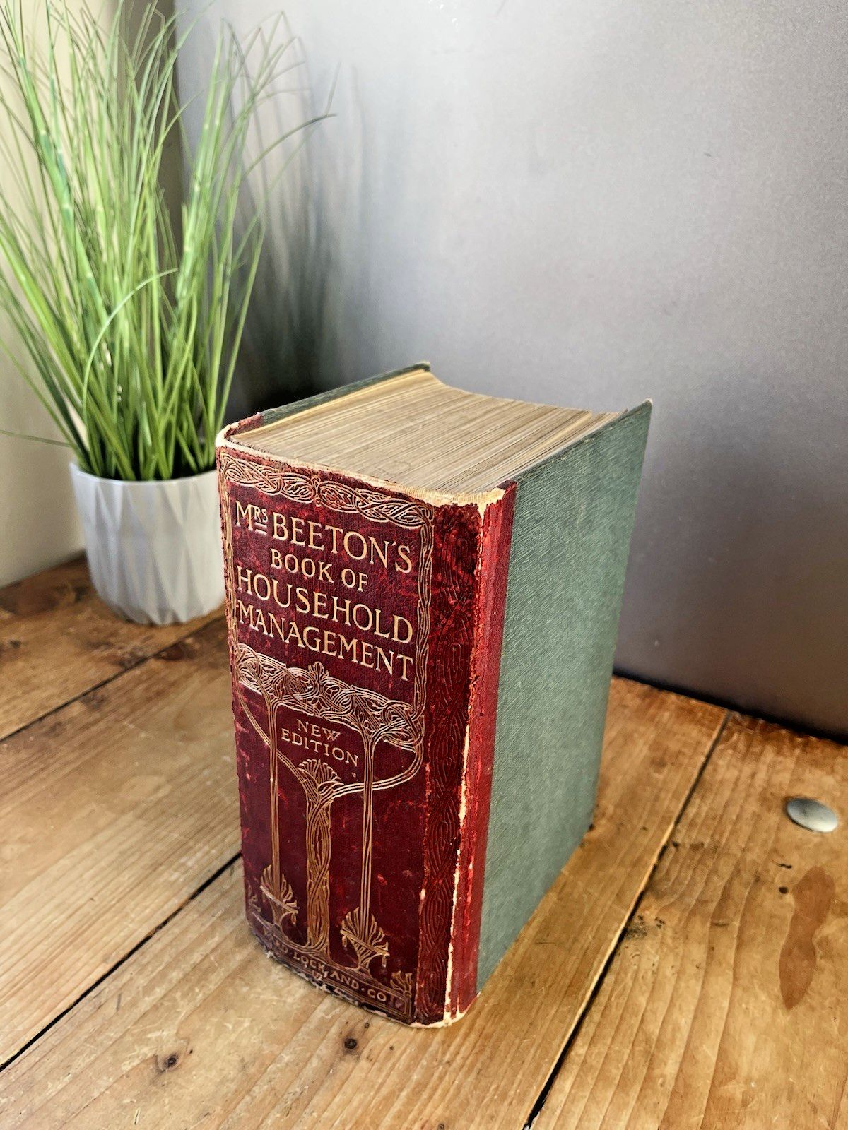 1907 Mrs Beetons Book Of Household Management New Edition Leather Ward Lock & Co photo Home Decor
