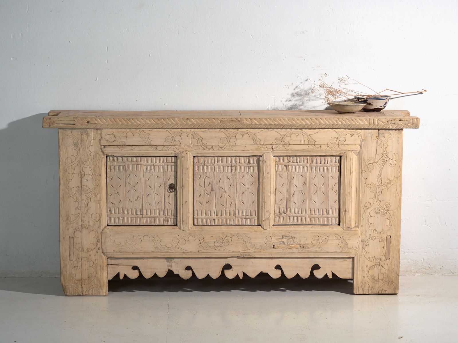 photo furniture Antique Carved Sideboard In Fir Wood – China, Circa 1930