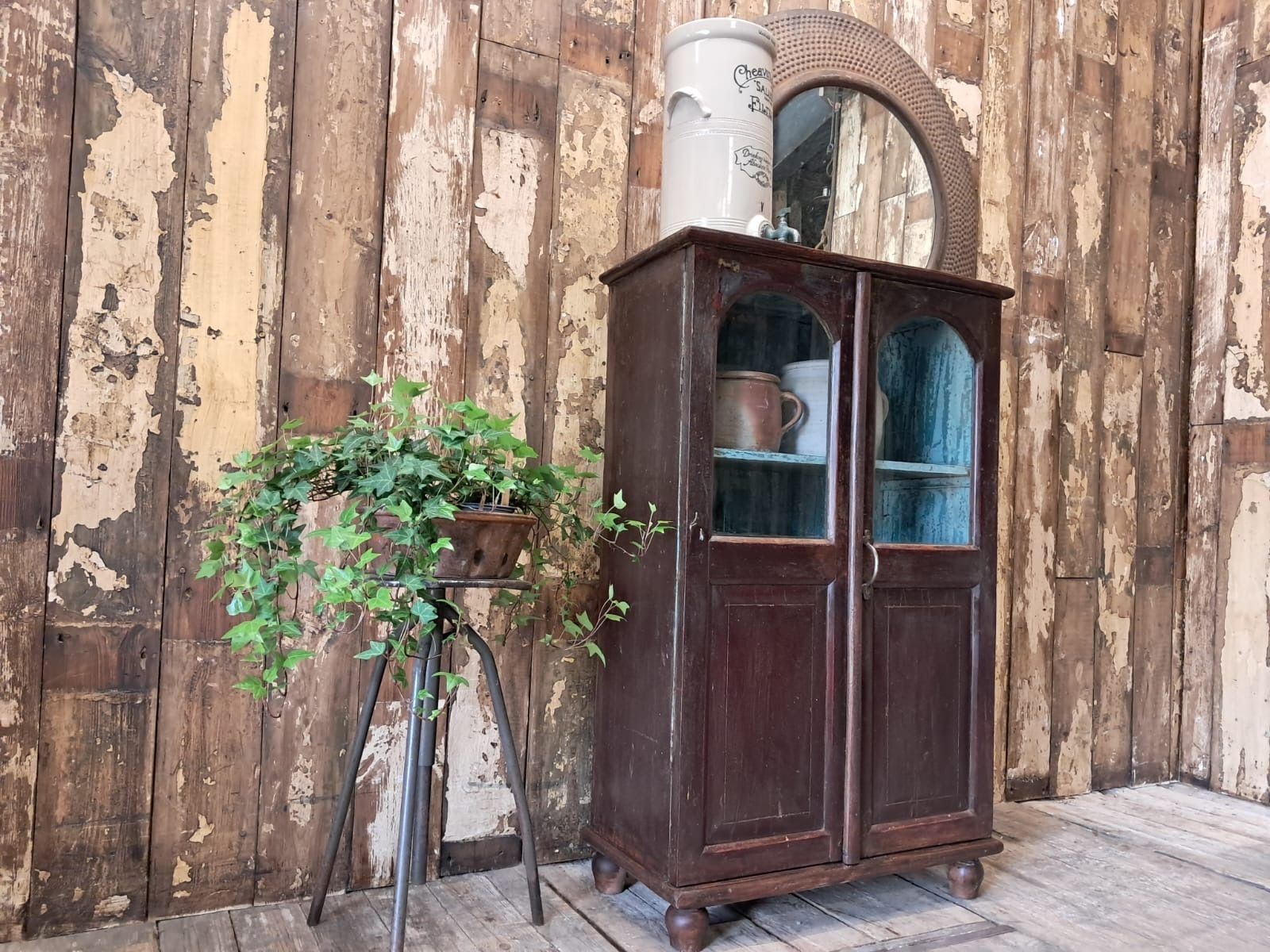 Rustic Vitrine
