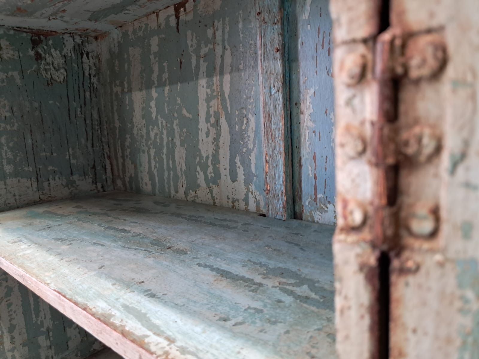photo buy Rustic Vitrine