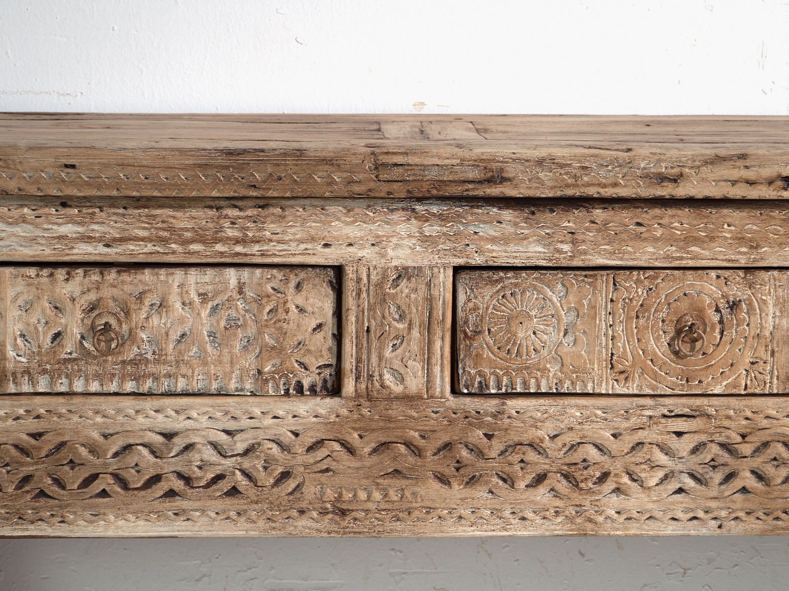 photo furniture Antique Carved Console Table In Elm Wood – China, Circa 1930