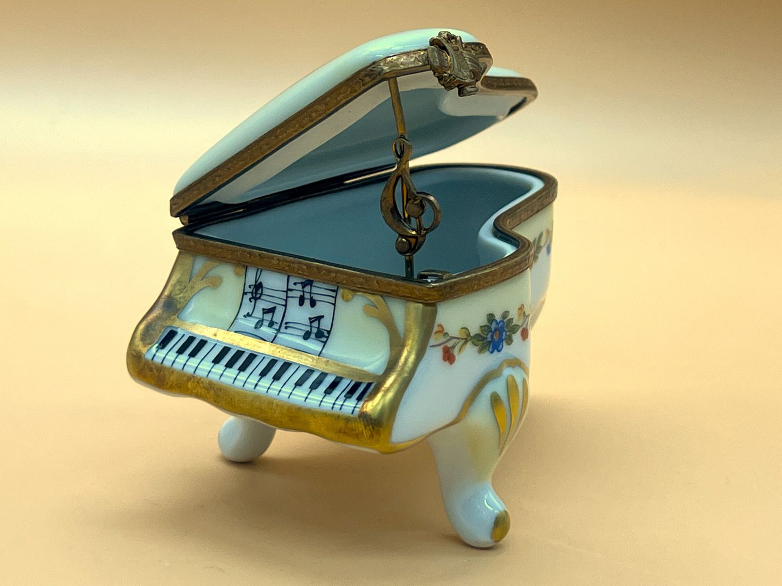 Jacques Limoges Porcelain France Limited Edition 55/250 Hinged Piano Hand Painted Trinket / Jewelry Box. photo furniture