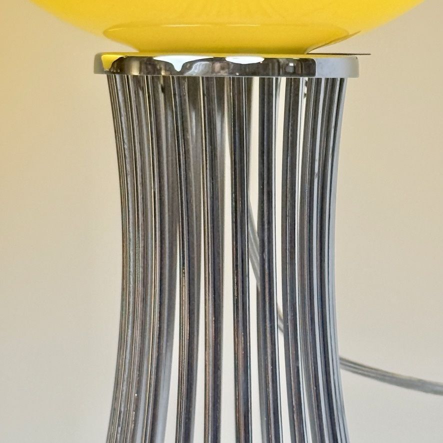 photo for sale Paar chromen tafellampen met geel Murano-glas van Vistosi, jaren 1990