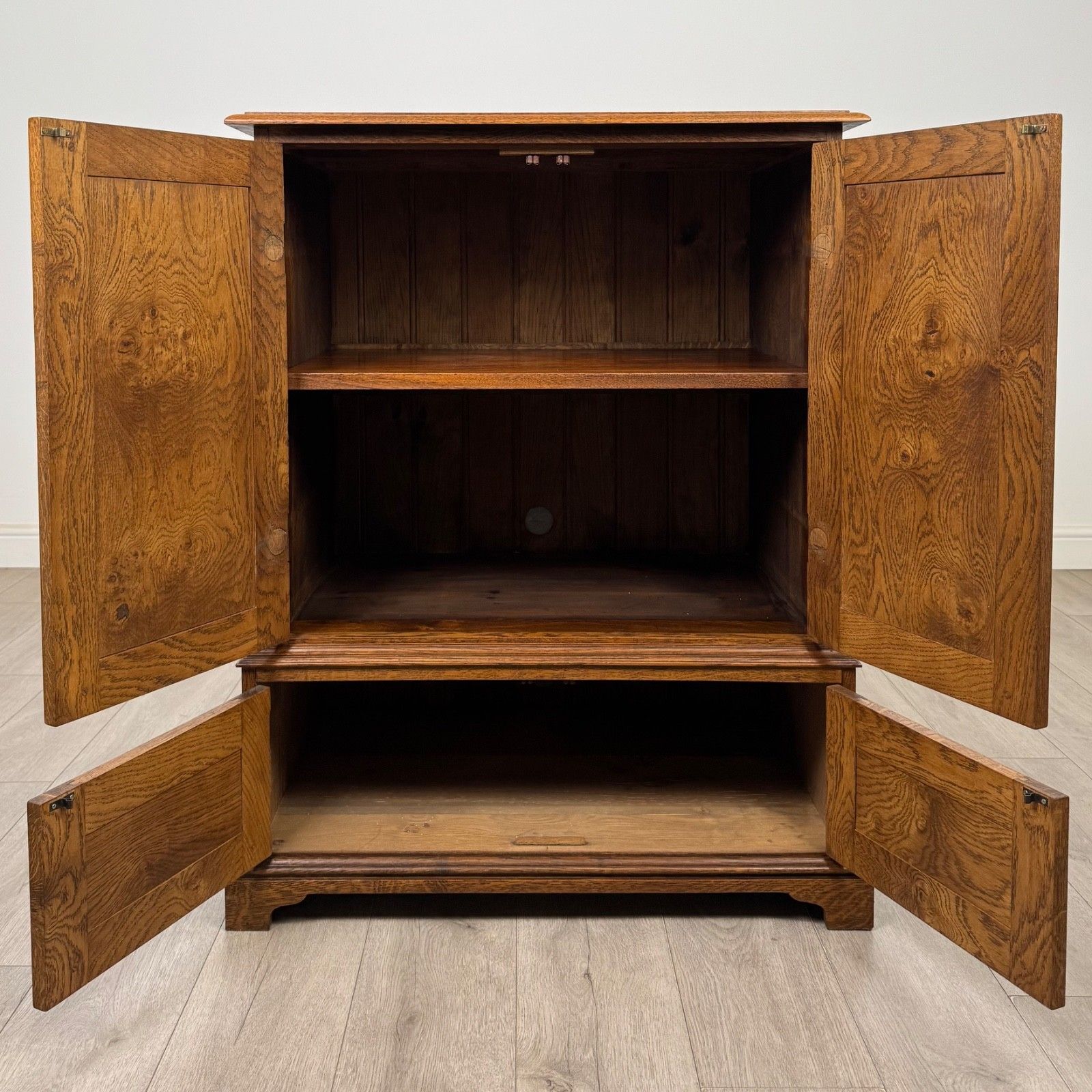 Antique 20th Century Fine Quality Cupboard In Burr Oak ( Af 5818 ) photo furniture