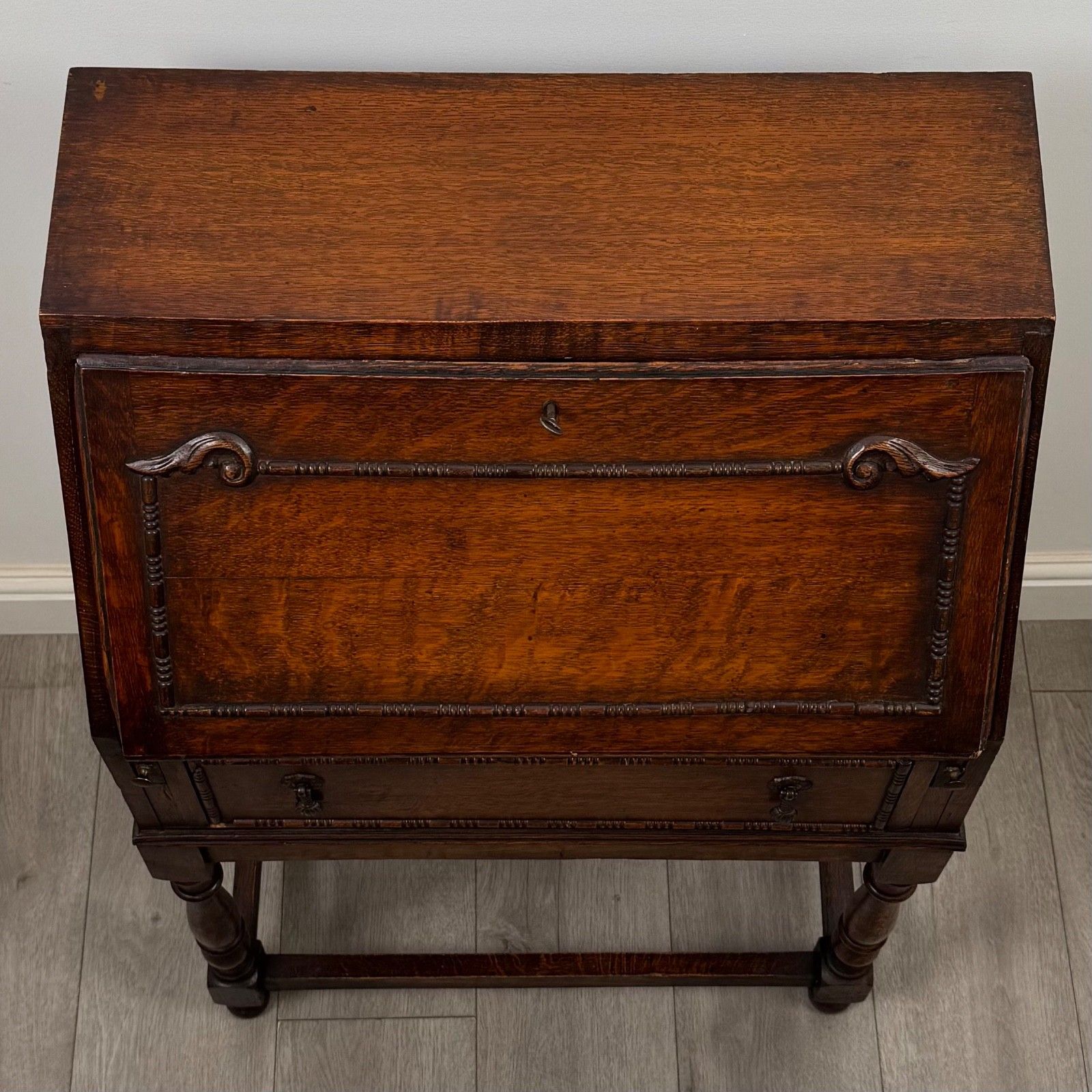 photo for sale Antique 20th Century Jacobean Style Bureau In Oak ( Af 5849 )