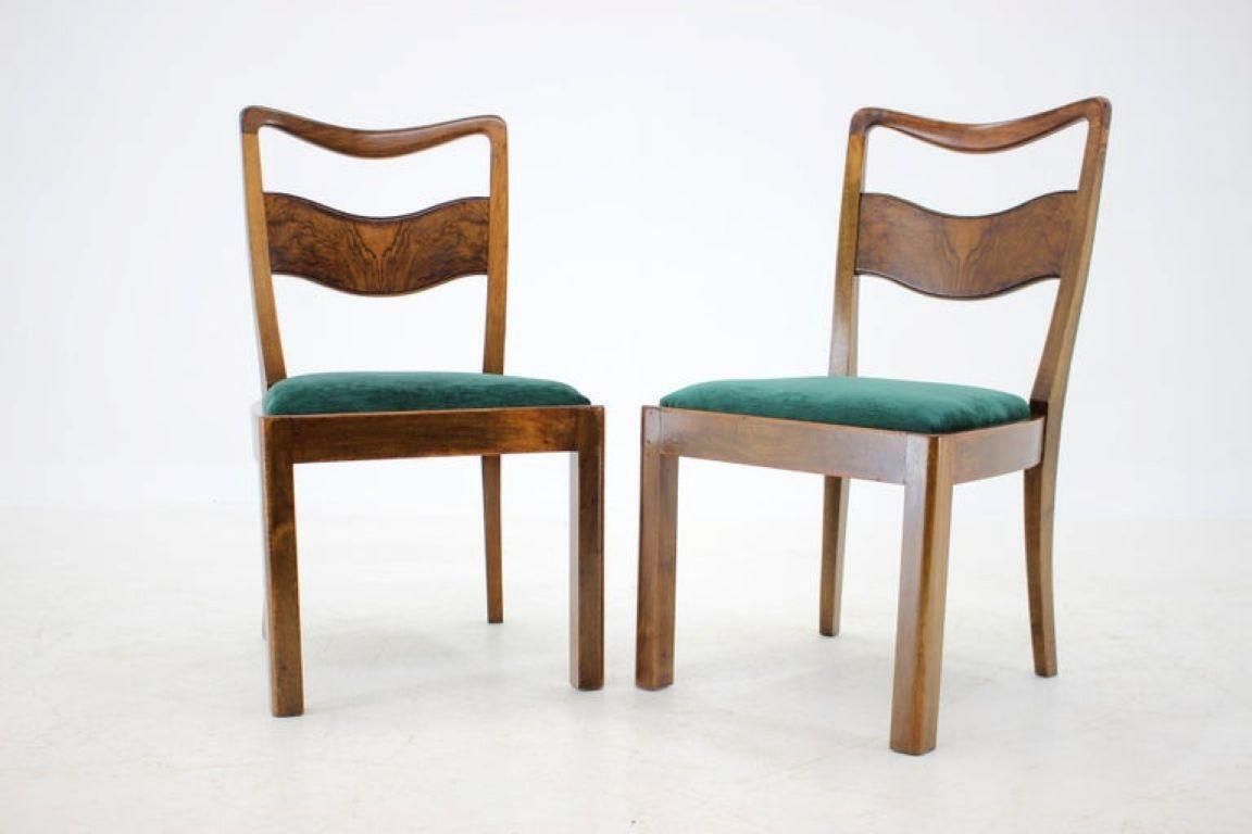 Set van 4 Tsjechische art deco walnoot eetkamerstoelen met groene velours bekleding, jaren 1930 photo buy