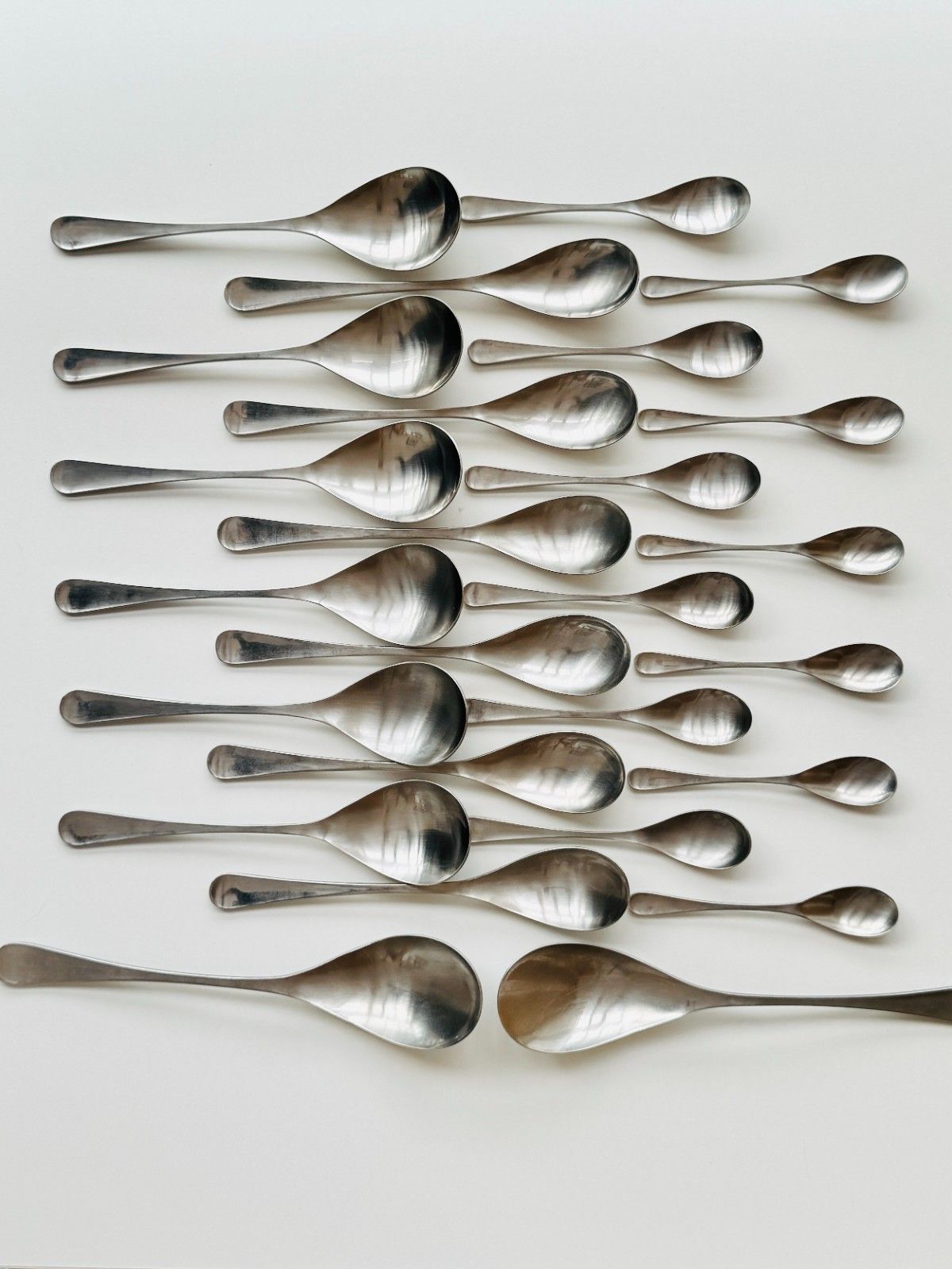Old Hall Alveston Pattern Cutlery By Robert Welch 50 Piece Canteen For 6 Places photo vintage