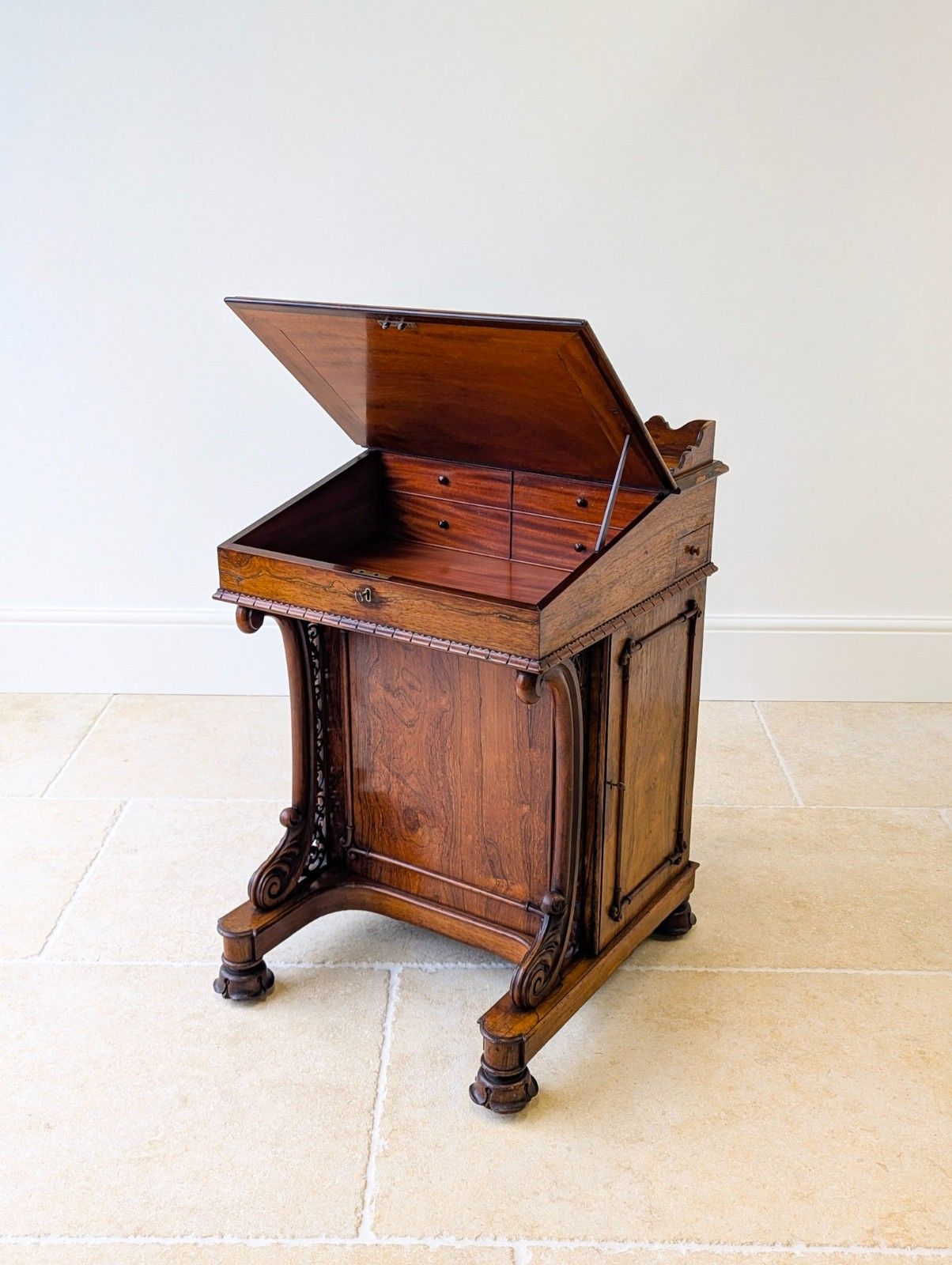 photo vinterior Antique William IV Rosewood Davenport By W&C Wilkinson C.1835