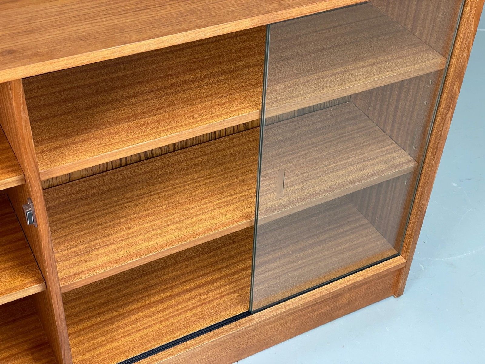 photo vinterior Vintage 1960s Glazed Bookcase Teak Mid Century Modern Shelving Cabinet Eb12214
