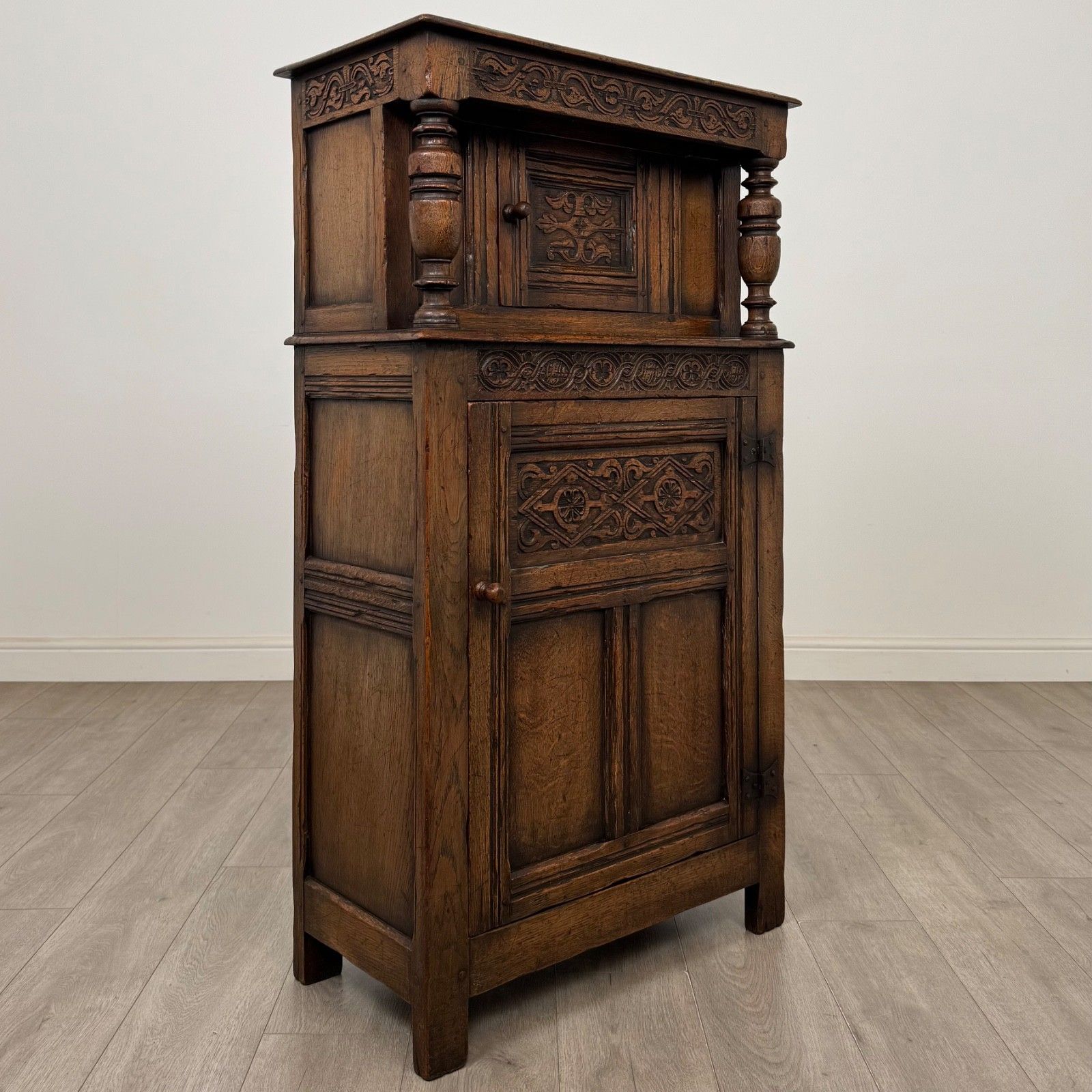 photo furniture Antique 20th Century Narrow Court Cupboard In Oak ( Af 5856 )