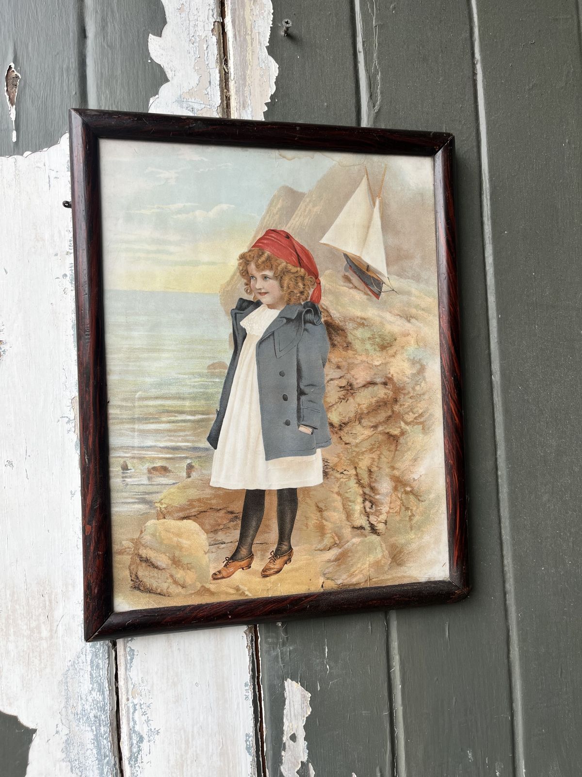 photo vinterior 1920’s Print Of Girl On A Beach With Pond Yacht. Faux Rosewood Frame