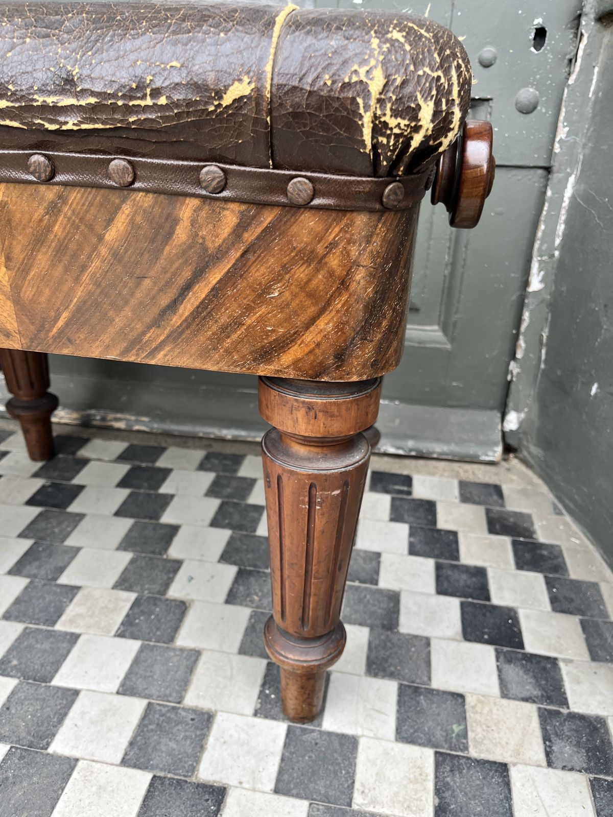 H Brooks And Co Victorian Walnut Adjustable Piano Stool photo vintage