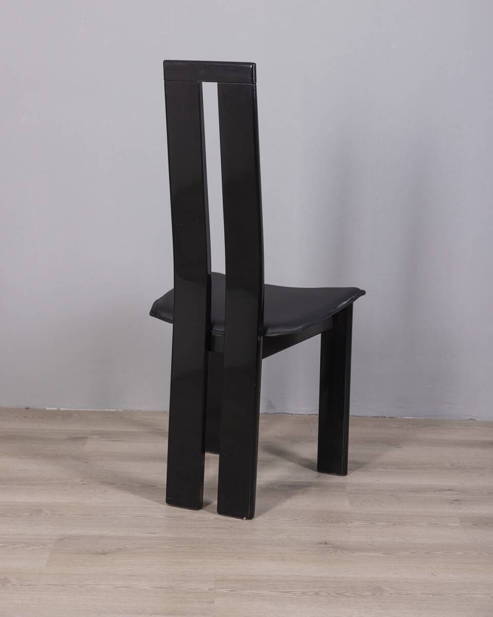 photo furniture Set Of 4 Vintage 1970s Wood And Leather Chairs