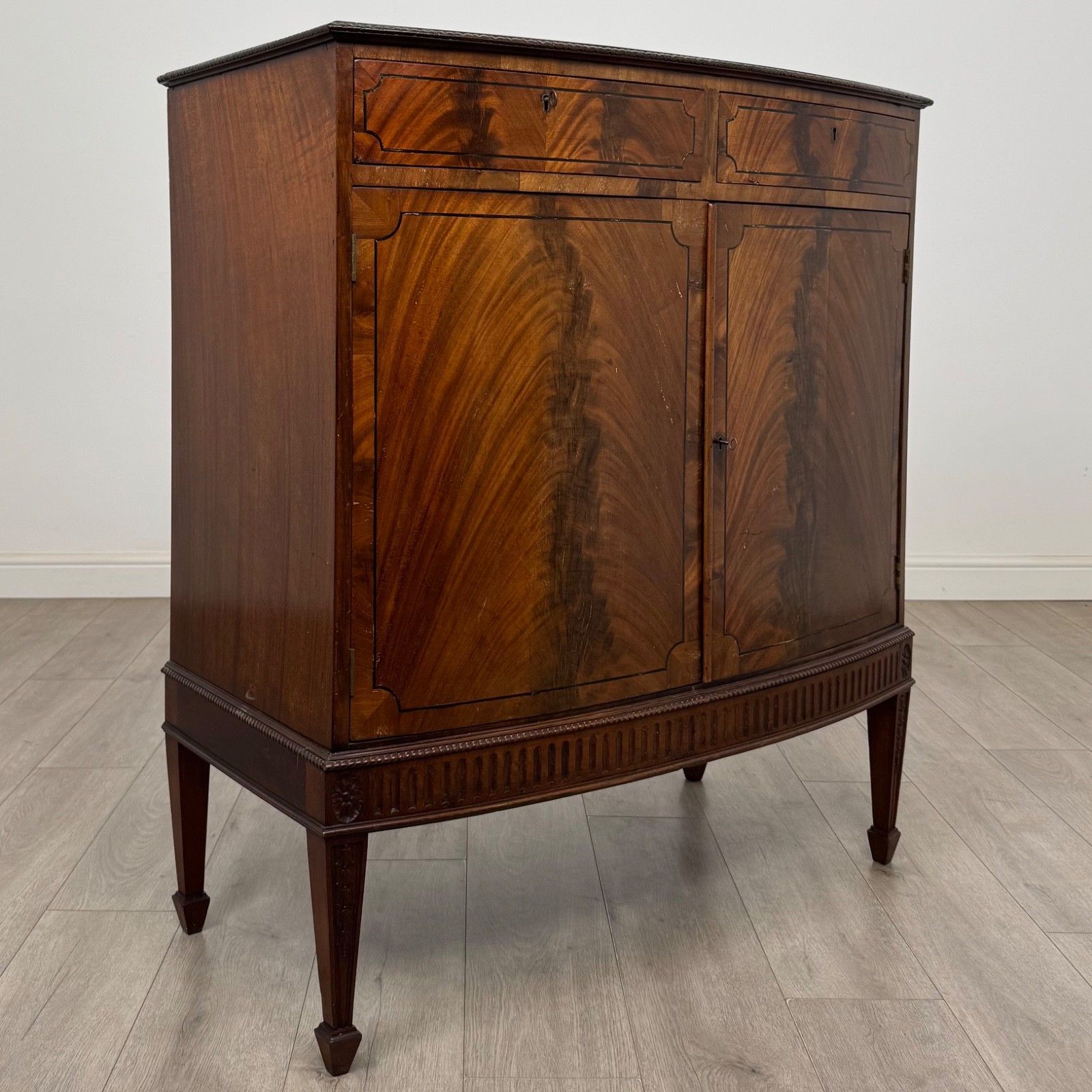 photo furniture Antique 18th Century Georgian Cupboard In Mahogany ( Af 5821 )