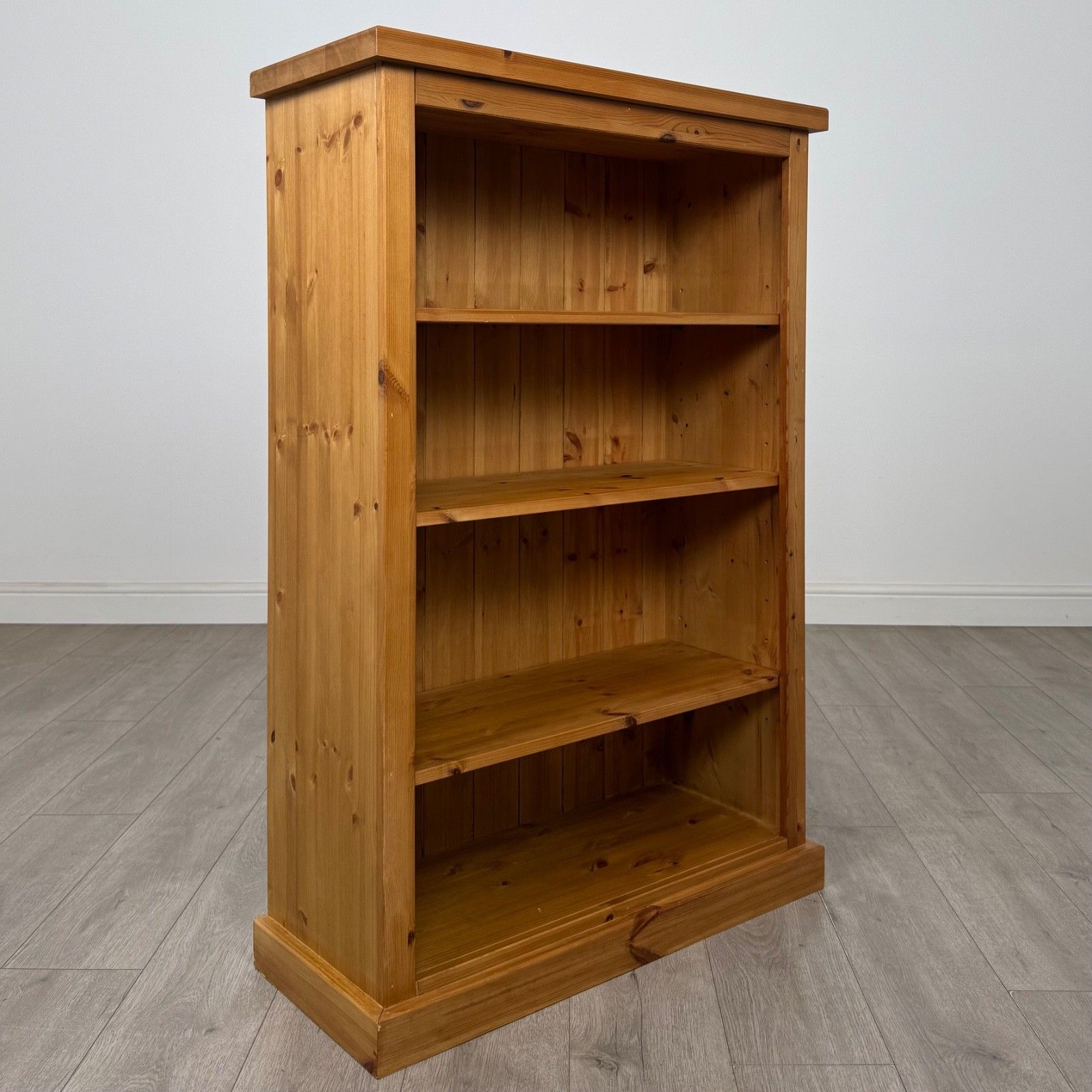 photo furniture Vintage 20th Century Good Quality Open Bookcase In Pine ( Af 5819 )